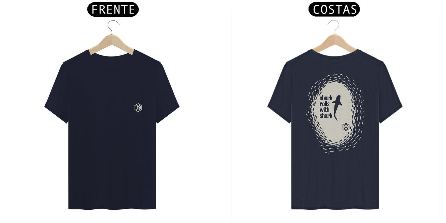 Tubarão nada com tubarão